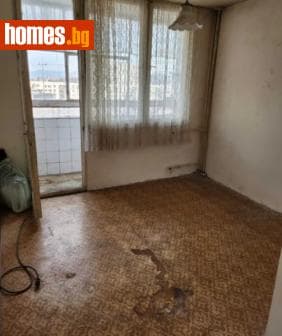 Тристаен, 90m²