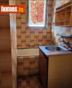 Тристаен, 90m²
