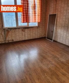 Тристаен, 90m²