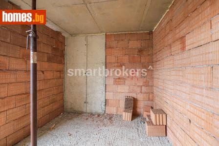Тристаен, 128m²