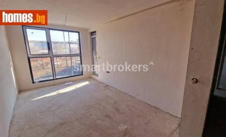 Тристаен, 94m²