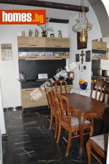 Тристаен, 92m²