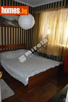 Тристаен, 92m²