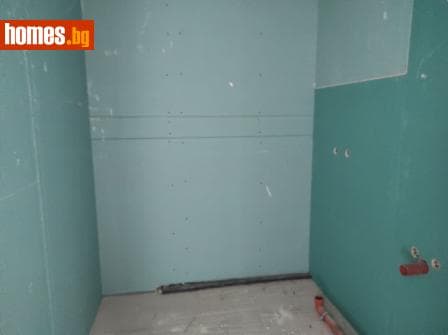 Тристаен, 111m²