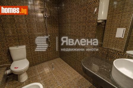 Тристаен, 153m²