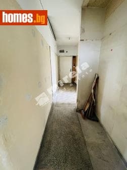 Тристаен, 120m²