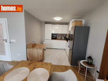 Тристаен, 175m²