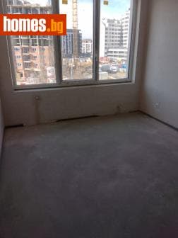 Тристаен, 111m²