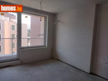 Тристаен, 111m²