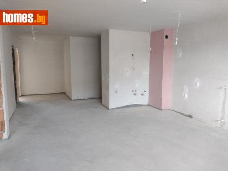 Тристаен, 111m²