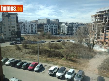 Тристаен, 111m²