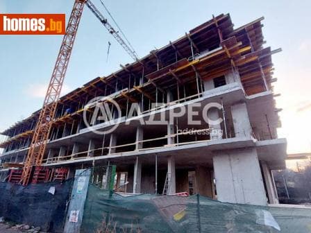 Тристаен, 99m²