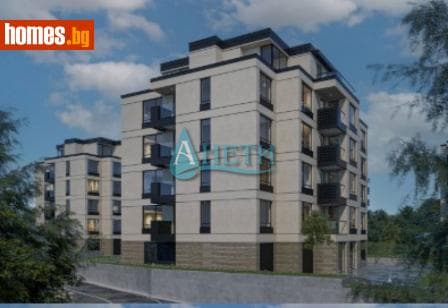 Тристаен, 102m²