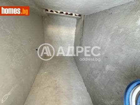 Тристаен, 159m²