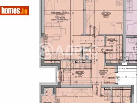Тристаен, 135m²