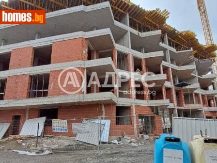 Тристаен, 118m²