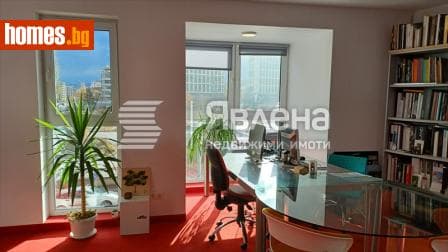 Тристаен, 111m²