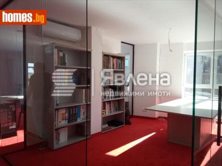 Тристаен, 111m²