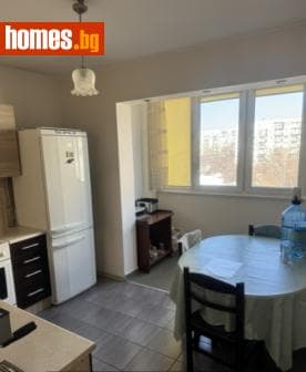 Тристаен, 93m²