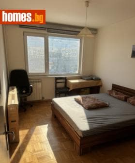 Тристаен, 93m²