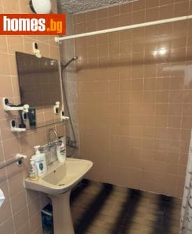 Тристаен, 93m²