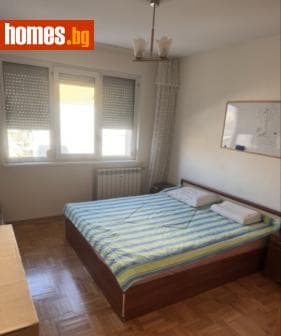 Тристаен, 93m²