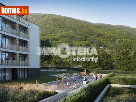 Тристаен, 213m²