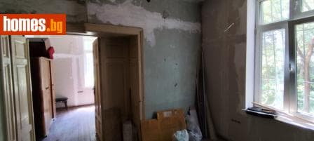 Тристаен, 111m²