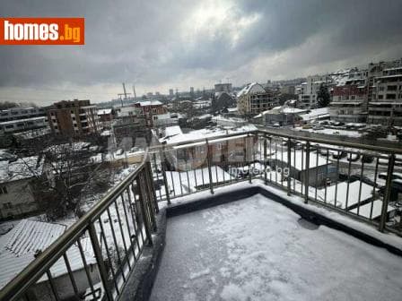 Тристаен, 136m²
