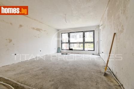 Тристаен, 107m²