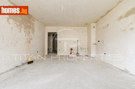 Тристаен, 107m²