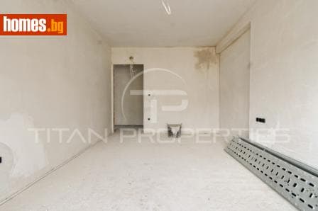 Тристаен, 107m²