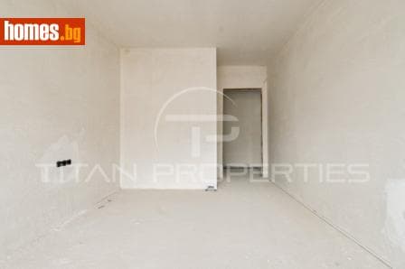 Тристаен, 107m²