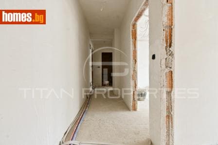 Тристаен, 107m²