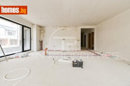Тристаен, 153m²