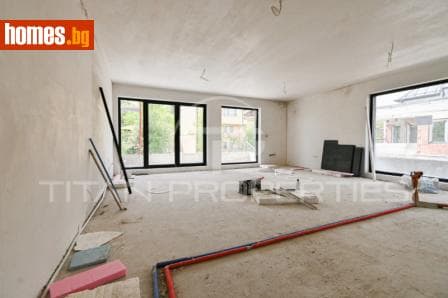 Тристаен, 153m²