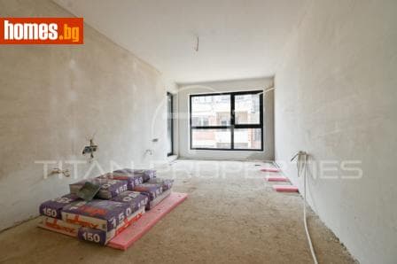 Тристаен, 153m²