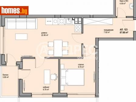 Тристаен, 81m²