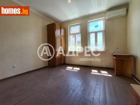 Тристаен, 100m²