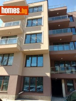 Тристаен, 106m²