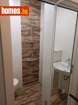 Тристаен, 84m²