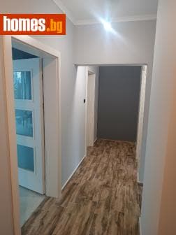Тристаен, 84m²