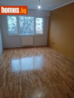 Тристаен, 84m²