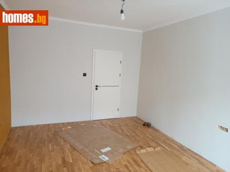 Тристаен, 84m²
