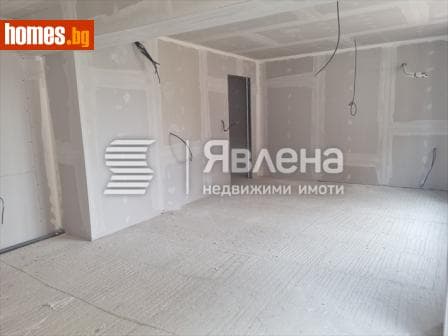 Тристаен, 110m²