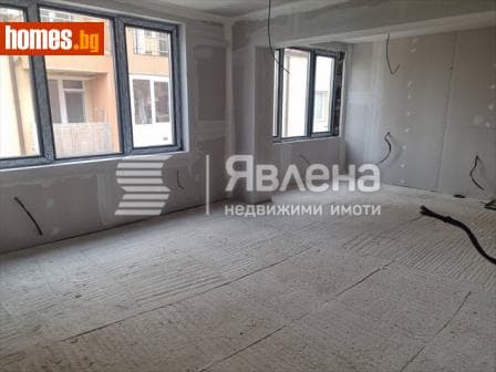 Тристаен, 110m²