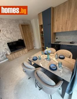 Тристаен, 93m²