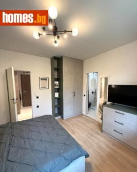 Тристаен, 93m²
