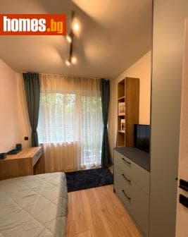 Тристаен, 93m²