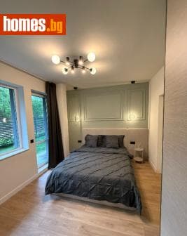 Тристаен, 93m²